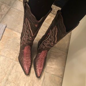 Cowgirl boots -Corral
